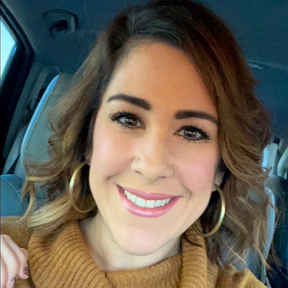 Meet your Posher, Nicole